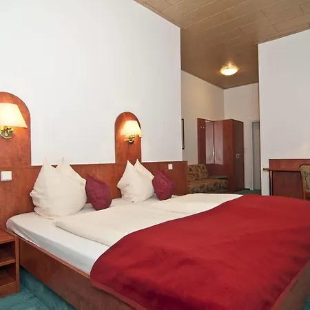 Hansa Hotel 3*