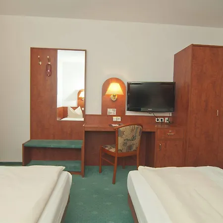 Hansa Hotel 3*